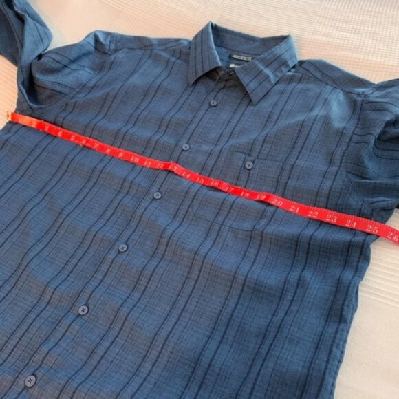 Men's Haggar Luxury Microfiber Blue Plaid Shirt - Size XL - Picture 7 of 8